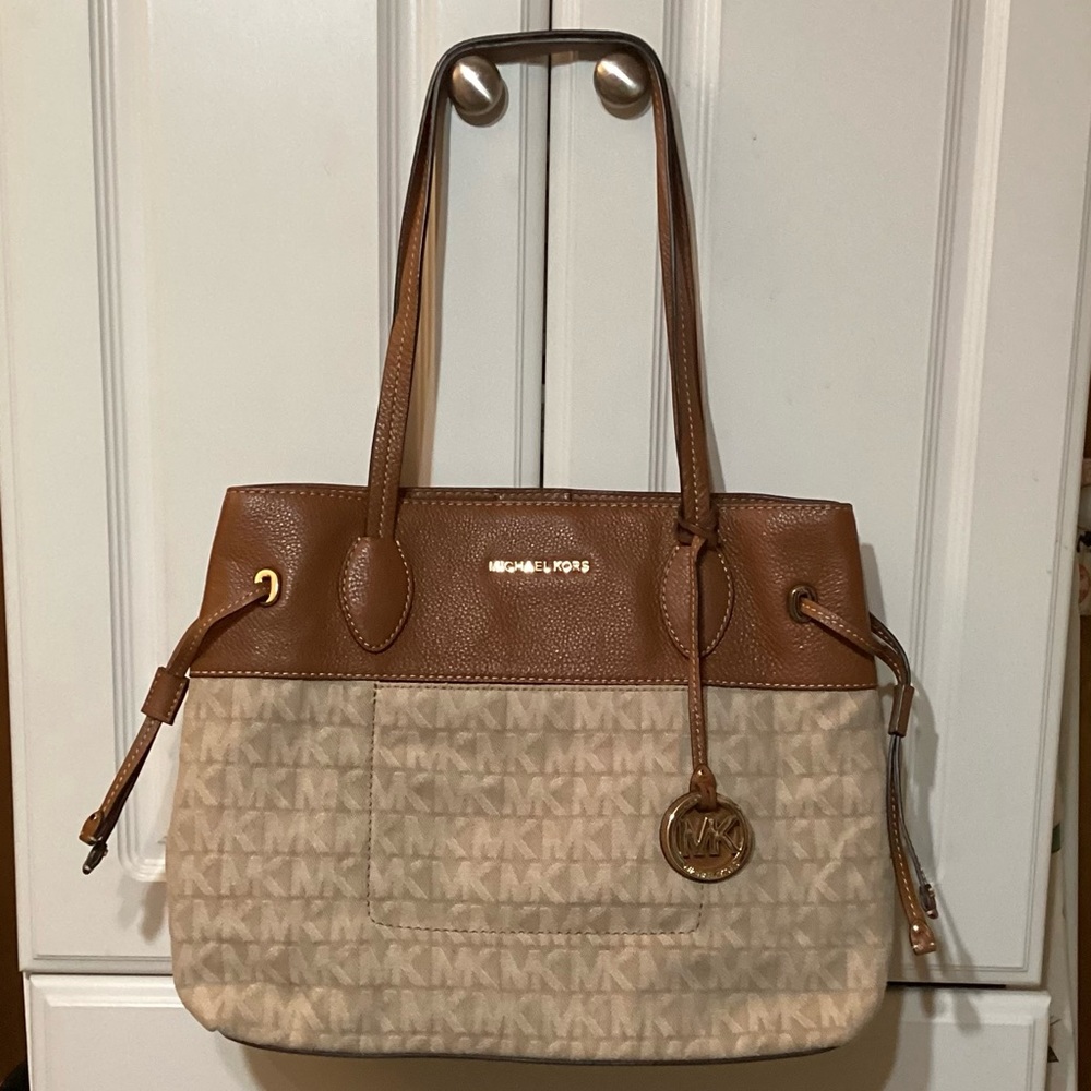 MICHAEL Michael Kors Marina Large Drawstring Tote Bag
